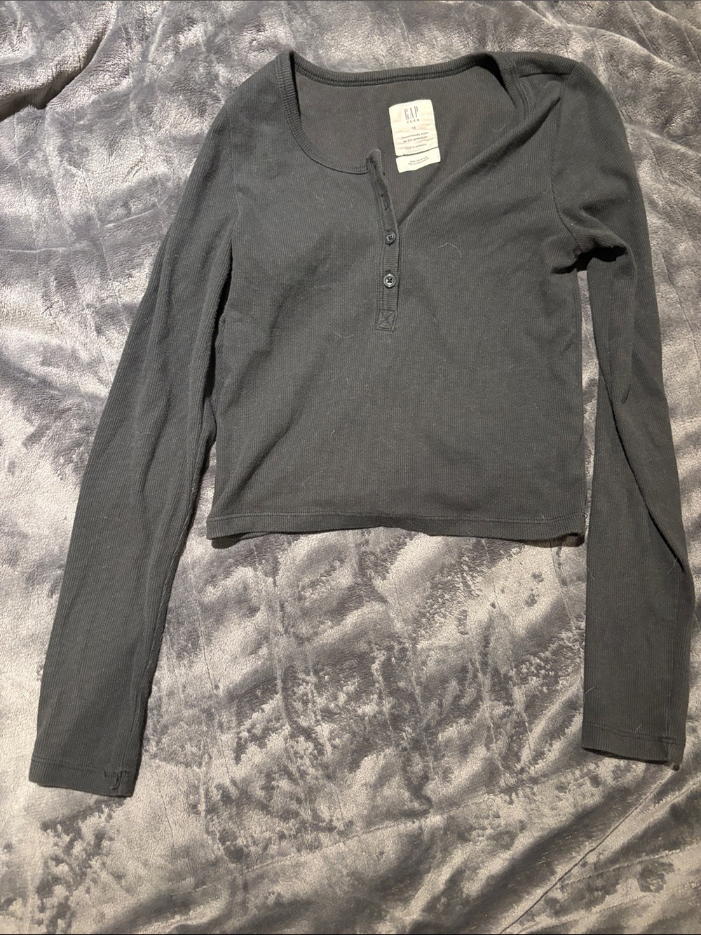 GAP Black Ribbed Long-Sleeve Henley Crop